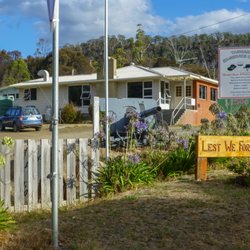 Tasman Ex Service Club - Look for the sign, cannon, and LEST WE FORGET