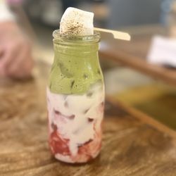 Ojo de Agua - Strawberry matcha