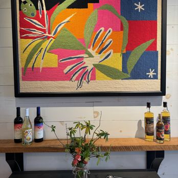 Highroads Tasting Room - Wine Tasting Room Near Me - Clayton, Georgia