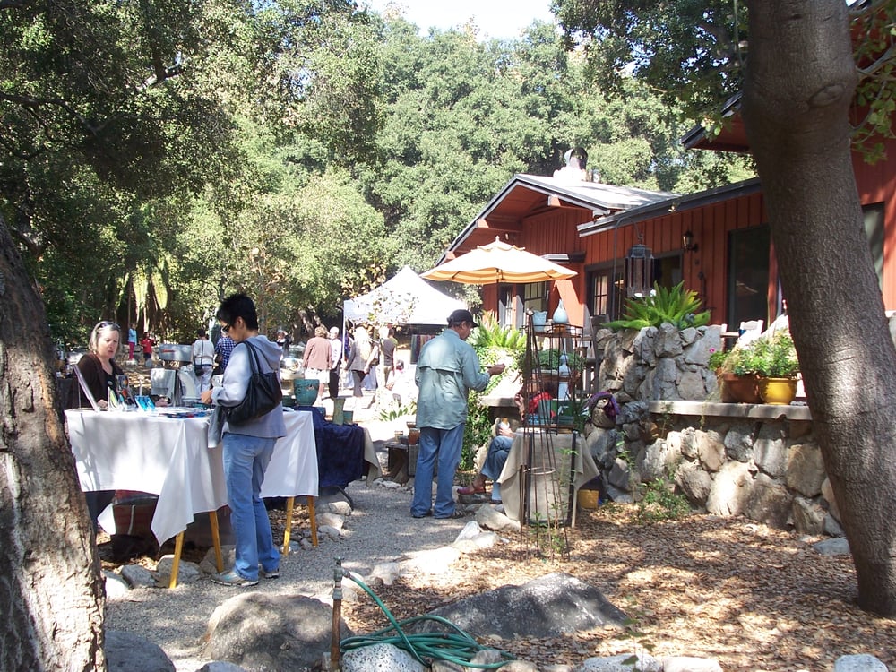 Camp Mariposa Logo