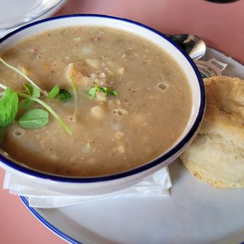 L'abri cafe, restaurant et bar - Seafood chowder - Canadian (New) Near Me - Cheticamp, Nova Scotia L'abri cafe, restaurant et bar - Seafood chowder - Canadian (New) Near Me - Cheticamp, Nova Scotia