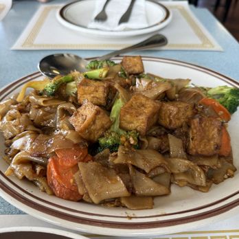 Thai Noodles Cafe - 29. Pad See Ewe - Thai Near Me - Libertyville, Illinois