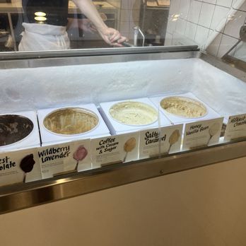Jeni's Splendid Ice Creams - Ice cream selection - Ice Cream & Frozen Yogurt Near Me - Austin, Texas Jeni's Splendid Ice Creams - Ice cream selection - Ice Cream & Frozen Yogurt Near Me - Austin, Texas