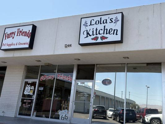 Lola's Kitchen by null