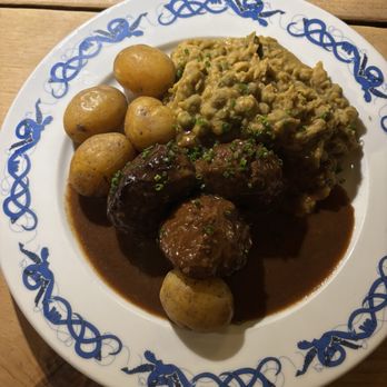 Frognerseteren - Meatballs and pea stew - Scandinavian Near Me - Oslo, 03 Frognerseteren - Meatballs and pea stew - Scandinavian Near Me - Oslo, 03