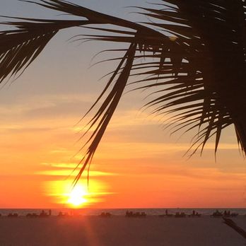 Outrigger Beach Resort - Beautiful sunsets - Resorts Near Me - Fort Myers Beach, Florida Outrigger Beach Resort - Beautiful sunsets - Resorts Near Me - Fort Myers Beach, Florida
