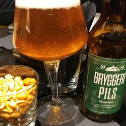 American Bar - Beer and peanuts at American Bar