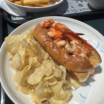 Dune Brothers - Lobster roll - New American Near Me - Providence, Rhode Island