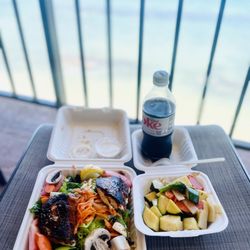 Honokowai Okazuya Deli - Large Honokowai Okazuya Fun Salad w/ Blackened Mahi Mahi & Side of Veggies, Stir-Fried
