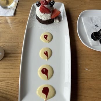 Cooper’s Hawk Winery & Restaurant - Flourless chocolate tote - New American Near Me - Naperville, Illinois
