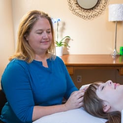 Highlands Acupuncture - Final touch on helping relax and enjoy the space of healing.