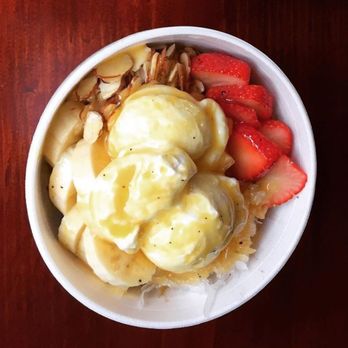 Mo 'Ono Hawai'i - Mo `ono acai bowl with Greek yogurt and lilikoi butter. Plus the regular toppings of banana, almonds, coconut, strawberries, and granola!! - Food Trucks Near Me - Kahului, Hawaii Mo 'Ono Hawai'i - Mo `ono acai bowl with Greek yogurt and lilikoi butter. Plus the regular toppings of banana, almonds, coconut, strawberries, and granola!! - Food Trucks Near Me - Kahului, Hawaii