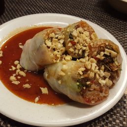[Fresh rolls]  Fresh AND quick!!! WOULD ORDER AGAIN... And again.