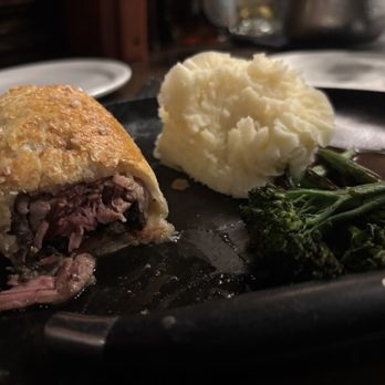 Hy's Steak House - Mini Wellington for the win - Steakhouses Near Me - Honolulu, Hawaii Hy's Steak House - Mini Wellington for the win - Steakhouses Near Me - Honolulu, Hawaii