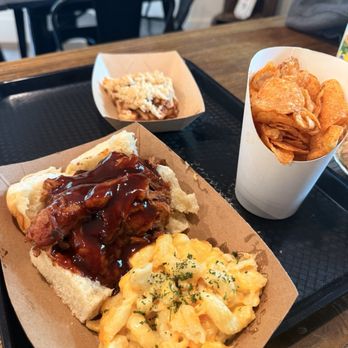 Drew Bean Farms - Pull pork Sando with Mac n Cheese - Bakeries Near Me - Camino, California Drew Bean Farms - Pull pork Sando with Mac n Cheese - Bakeries Near Me - Camino, California