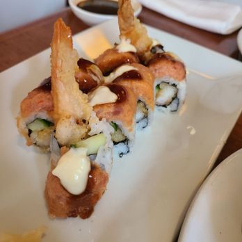 Lure Fishbar - Lure house roll - Seafood Near Me - New York, New York Lure Fishbar - Lure house roll - Seafood Near Me - New York, New York