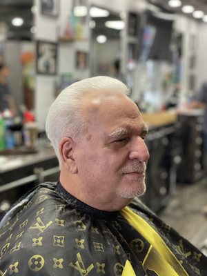 Shark Cut by null
