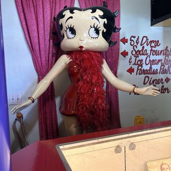 Peggy Sue's 50's Diner - Pizza Near Me - Yermo, California Peggy Sue's 50's Diner - Pizza Near Me - Yermo, California