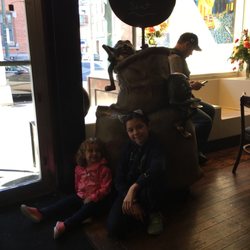 Craylee's - The girls with the famous coffee beans!