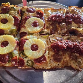 Via 313 Pizza - 1/2  500 1/2 Original pepperoni - Pizza Near Me - Kyle, Texas