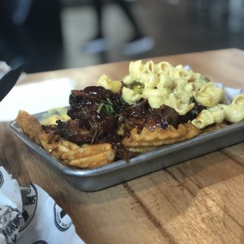 Smoke & Fire Social Eatery - Texas Style Brisket Fries with Mac and cheese - Comfort Food Near Me - Paramount, California Smoke & Fire Social Eatery - Texas Style Brisket Fries with Mac and cheese - Comfort Food Near Me - Paramount, California