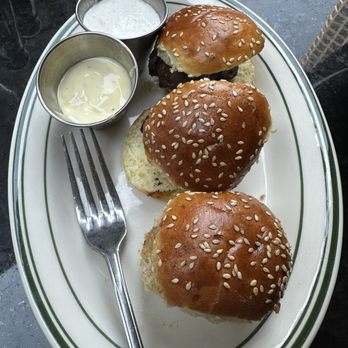 LUXBAR - Gold Coast Filet Sliders - Bars Near Me - Chicago, Illinois