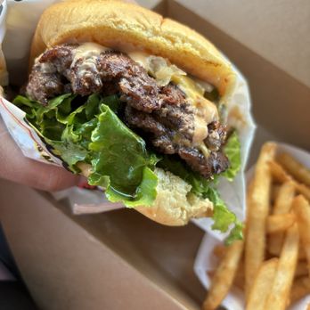 Zee’s Smash - Double smash burger combo - Salad Near Me - Tulare, California Zee’s Smash - Double smash burger combo - Salad Near Me - Tulare, California
