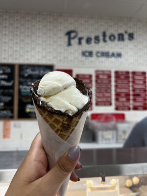 Preston's Candy & Ice Cream by null