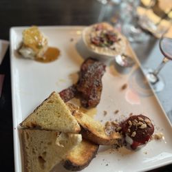 Cooper’s Hawk Winery & Restaurant