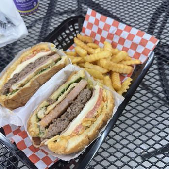 Lulu's fried - Food Trucks Near Me - Magnolia, Texas Lulu's fried - Food Trucks Near Me - Magnolia, Texas