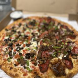 BiG AL’S Pizzeria - Half veggie half meat