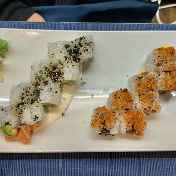 One Flew South - Salmon/avocado rolls (left) and spicy tuna rolls (right) - New American Near Me - Atlanta, Georgia One Flew South - Salmon/avocado rolls (left) and spicy tuna rolls (right) - New American Near Me - Atlanta, Georgia