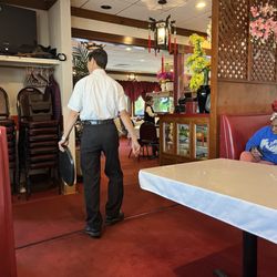 Hainan House - Waiter