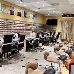 T & L Nails & Spa