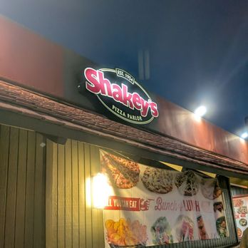 Shakey's Pizza Parlor - dinner - Pizza Near Me - Sylmar, California