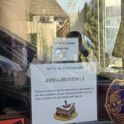 Della-Rose Deli - No Apple Pay!!!! Nooooooo!!!!!!
