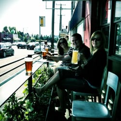 Über Tavern - Street side brews