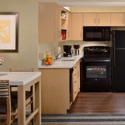 Sonesta ES Suites Princeton - Suite Kitchen with Oven
