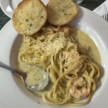 Roberts Restaurant - Shrimp Alfredo - American Near Me - Salt Lake City, Utah