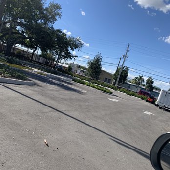 Ingalls Park - Parking lot - Parks Near Me - Hallandale Beach, Florida
