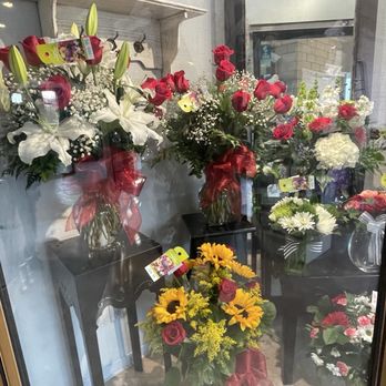 Log Cabin Florist - Florists Near Me - Bakersfield, California