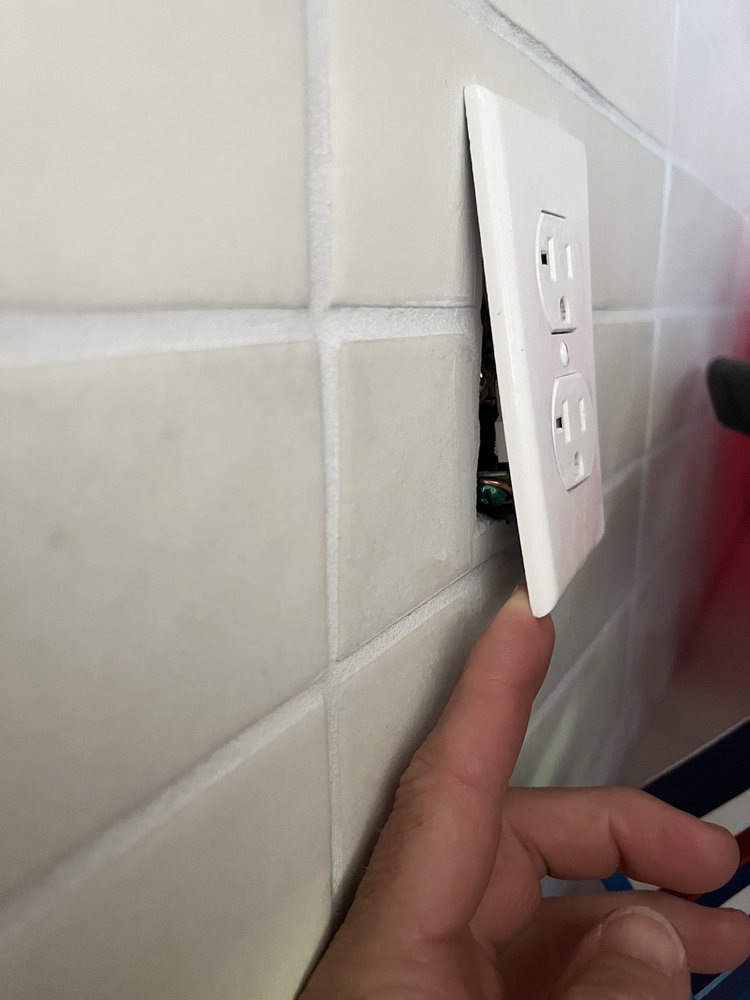 STAPLES Updated August 2024 35 Photos & 70 Reviews 1010 Helen