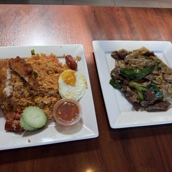 Banana Bay Restaurant - Combination Fried Rice and Beef Pad See Ew - Thai Near Me - Temple City, California Banana Bay Restaurant - Combination Fried Rice and Beef Pad See Ew - Thai Near Me - Temple City, California