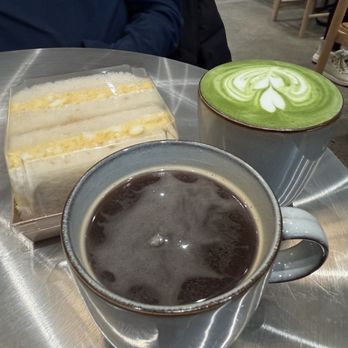 Nīzu Cafe - Cafes Near Me - Vancouver, British Columbia