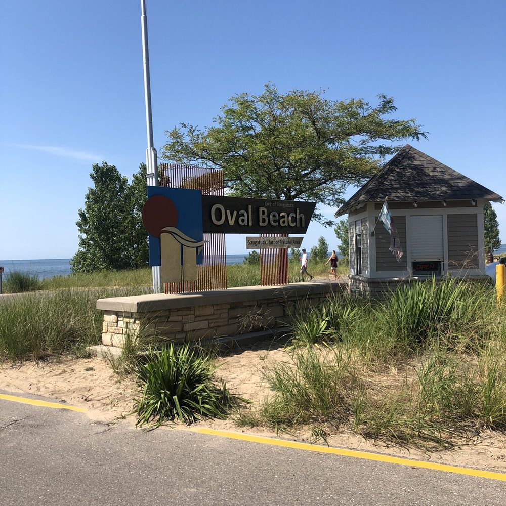 Oval Beach - Beaches Near Me - Saugatuck, Michigan