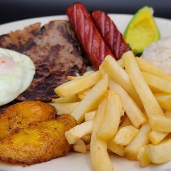 Las Palmas Rest - BISTEC A LO POBRE - Colombian Near Me - Addison, Texas