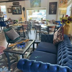 Harvest Garden Cafe - Light open and airy, extremely homey for its location.