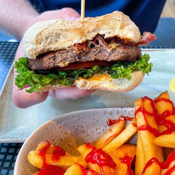 Peter Pane - Campfire Burger |Instagram @restaurant_aholic - Burgers Near Me - Hamburg, HH Peter Pane - Campfire Burger |Instagram @restaurant_aholic - Burgers Near Me - Hamburg, HH