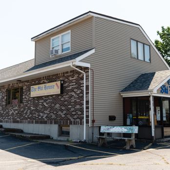 The Ski House - Ski & Snowboard Shops Near Me - Somerset, Massachusetts