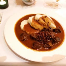 Mamaison Hotel Riverside Prague - Gulasch mit böhmischen Knödeln.